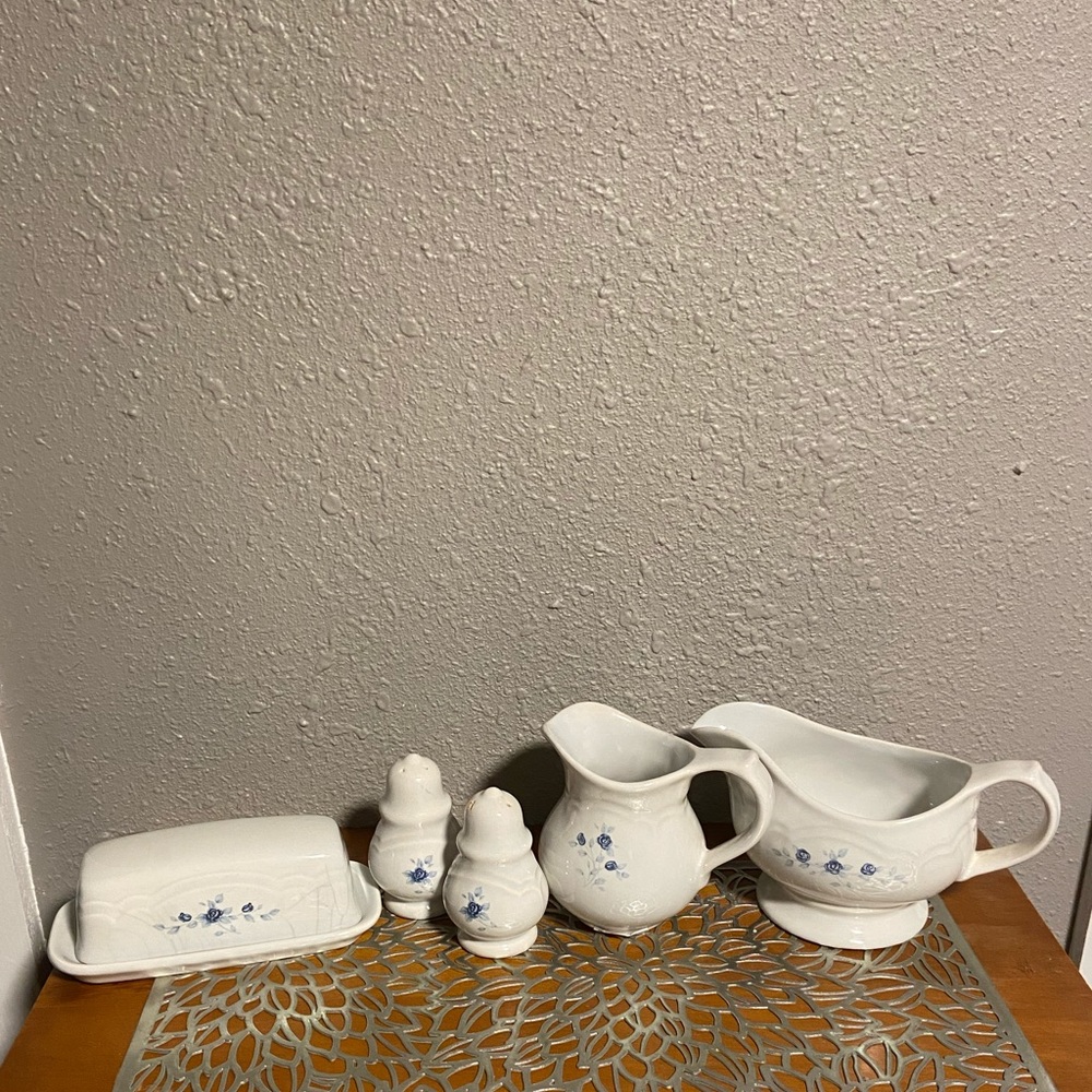 pfaltzgraff blue rose pattern